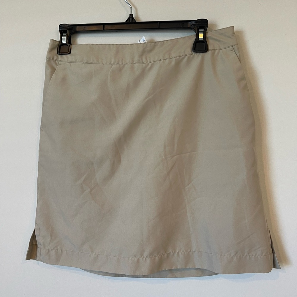 Liz claiborne skirt with shorts size 4